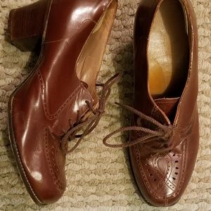 Authentic Vintage 1940's Lace Oxford Heels - US 5